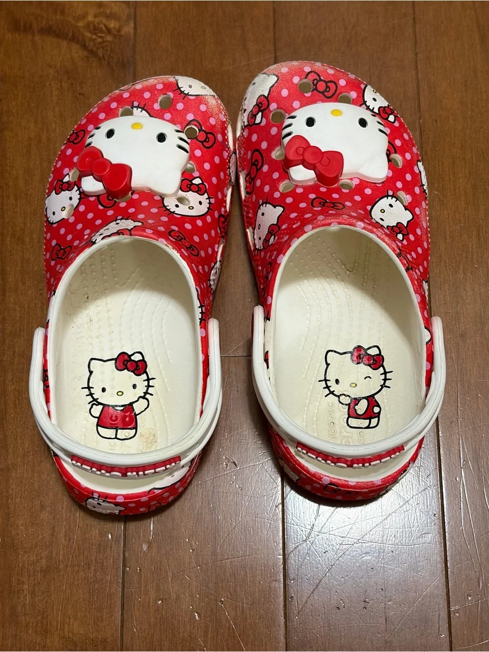 Crocs Hello Kitty Kids Size C13 Red